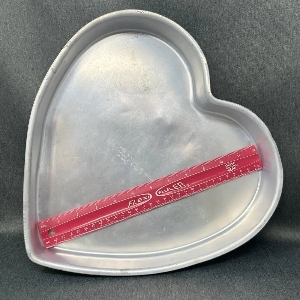 Vintage 1971 Wilton Heart Cake Pan 502-1298 Aluminum Mold Made in Korea READ